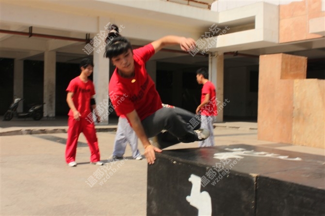 哪些<em>跑酷</em>的<em>女孩子</em> - 温州城事 - 温都论坛 -