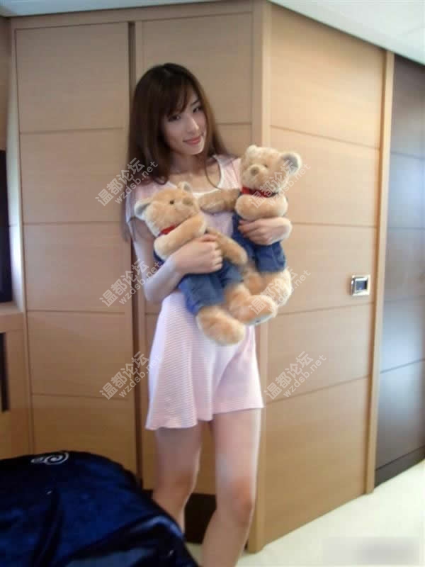 <em>富家双胞胎姐妹</em>游艇性感自拍 - 温州城事 - 温都