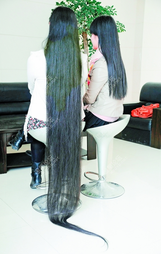 <em>温州</em>女子25年没<em>剪头发</em>长1米9 欲申报吉尼斯世