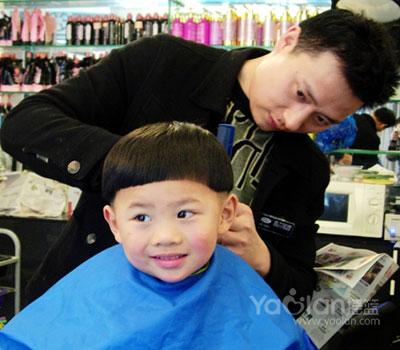 给小孩刮胡子(笑话) - 日志 - 华盖风情 温都博