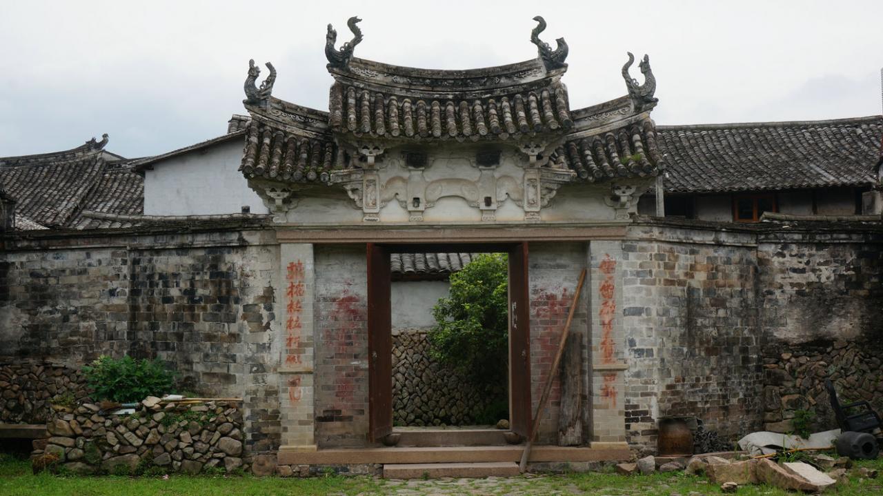 徜徉芙蓉村古建筑群